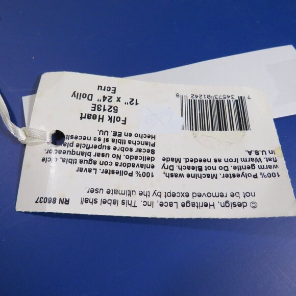 Heritage Lace "Folk Heart" Cream Doily #2 Table Centerpiece Dresser Scarf - Picture 9 of 10